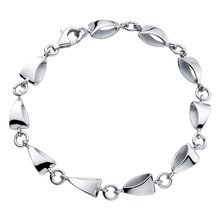 Silver (925) bracelet dimensional triangles