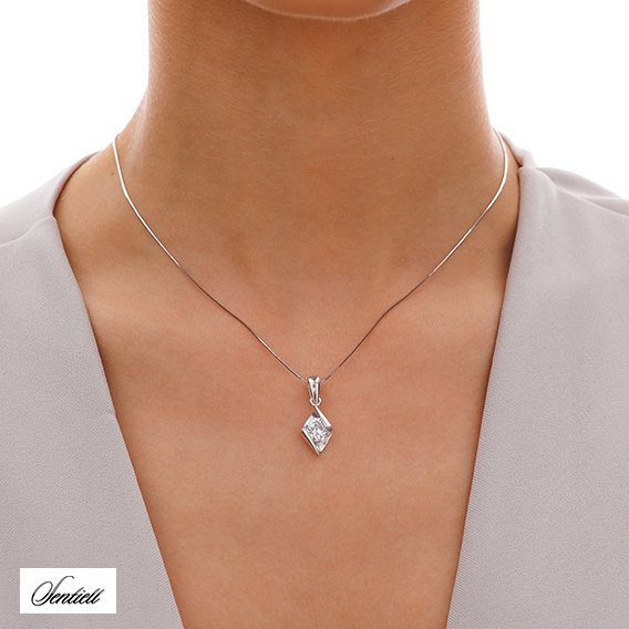 Silver (925) pendant zirconia