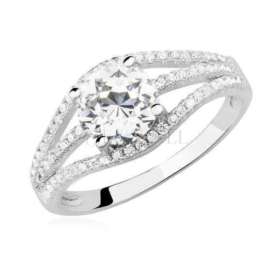 Silver (925) ring with white zirconia