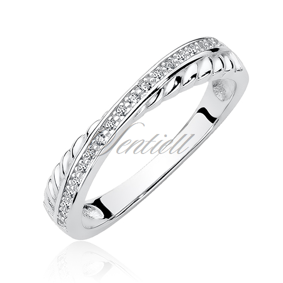 Silver (925) ring with zirconia