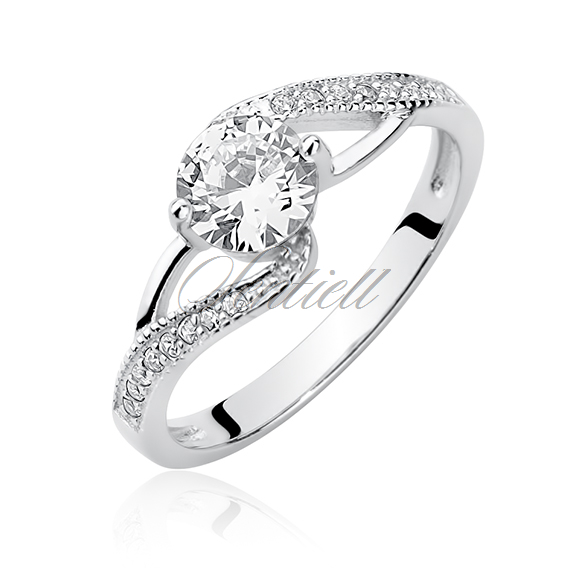 Silver (925) ring with zirconia