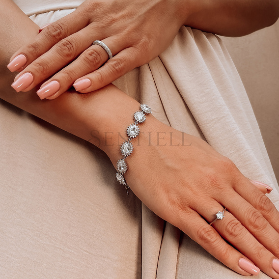 Silver (925) fashionable bracelet white zirconia