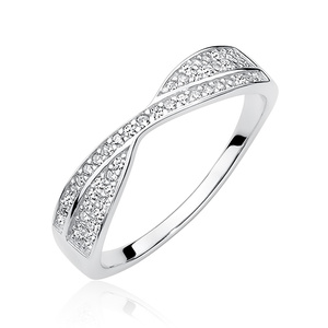 Silver (925) ring with zirconia