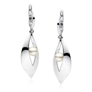 Silver (925) elegant earrings with pearl